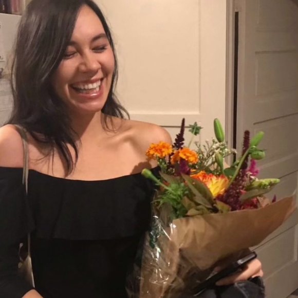 Meet your Posher, Hailey - Picture 1 of 2